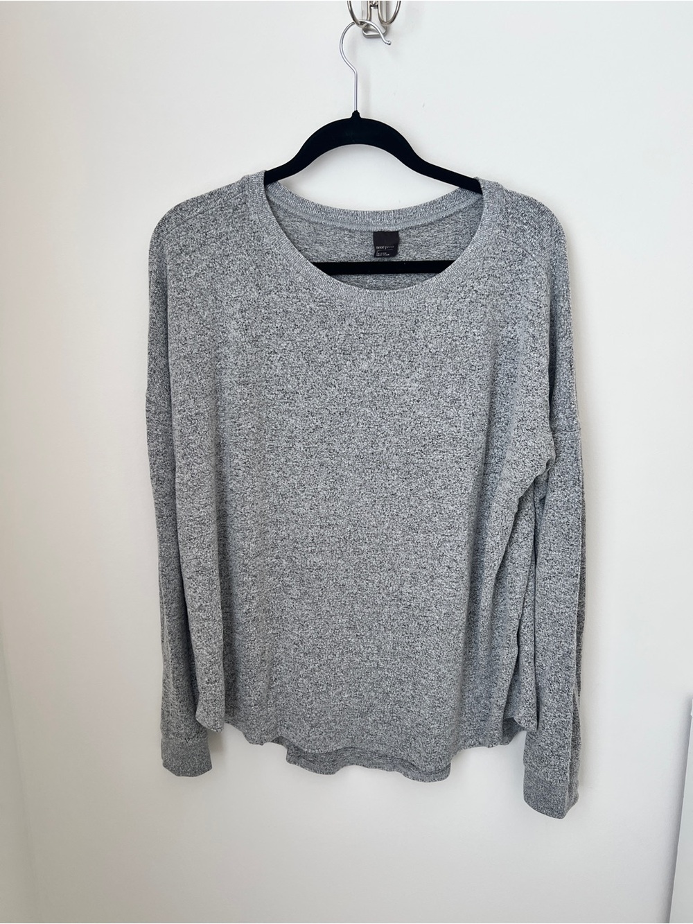 Women’s  Heather Gray Crewneck Long Sleeve tee. Size M